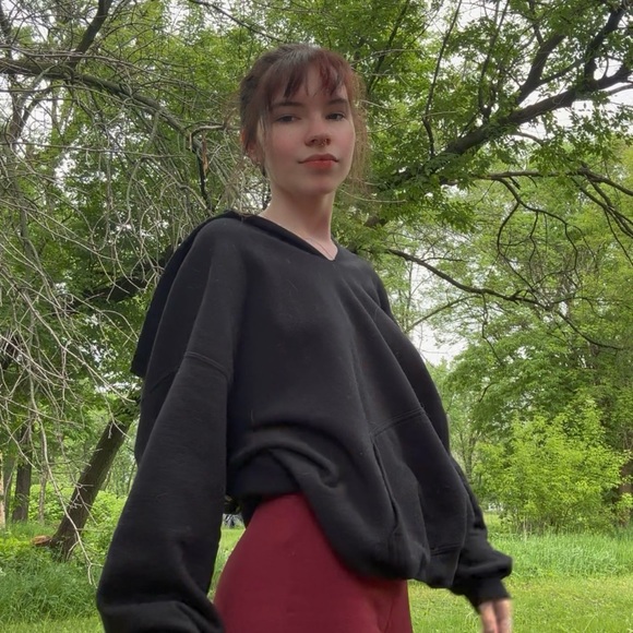 Meet your Posher, Alexus - Picture 1 of 1